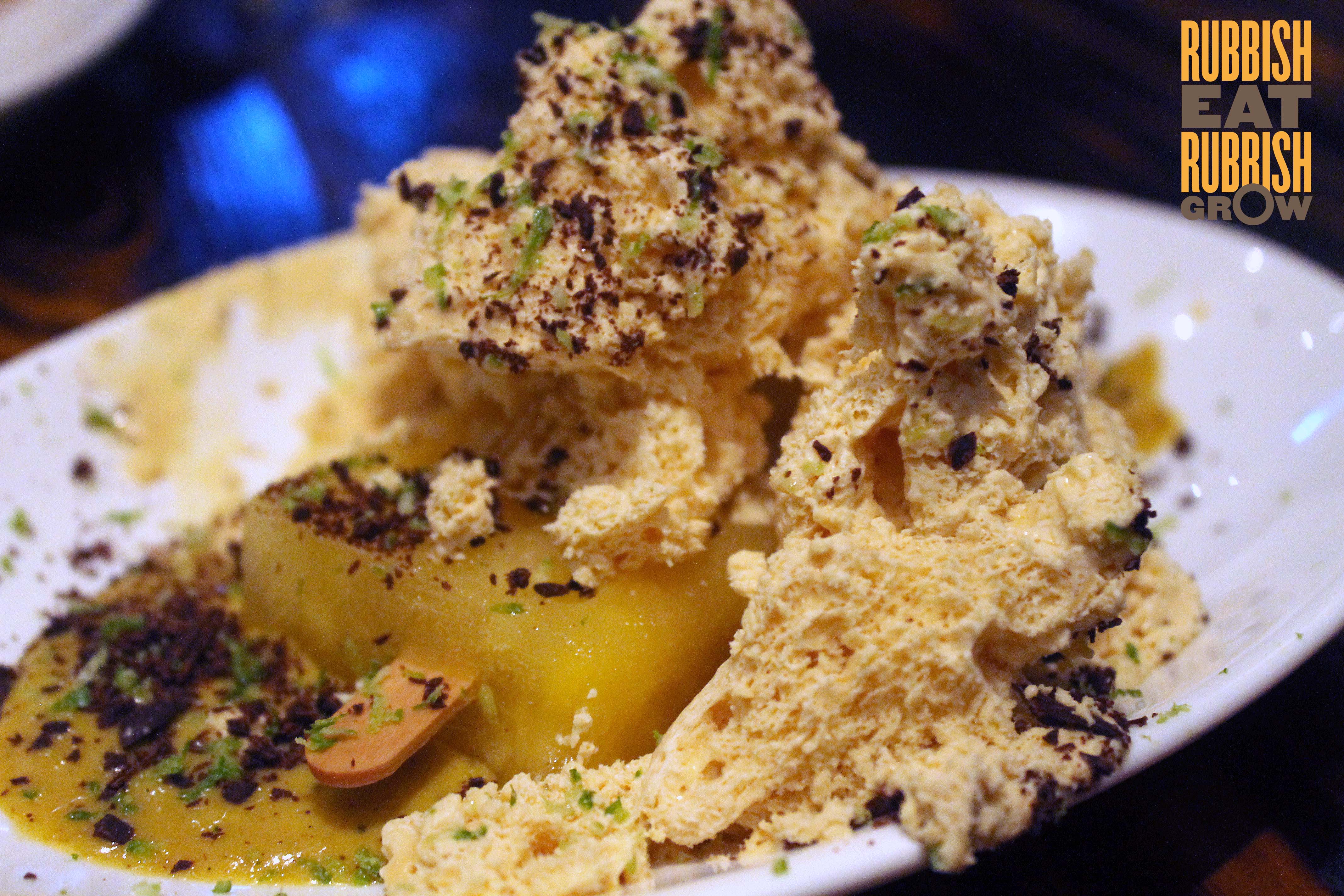 Moosehead, Telok Ayer: A Delicate Balance of Opposites