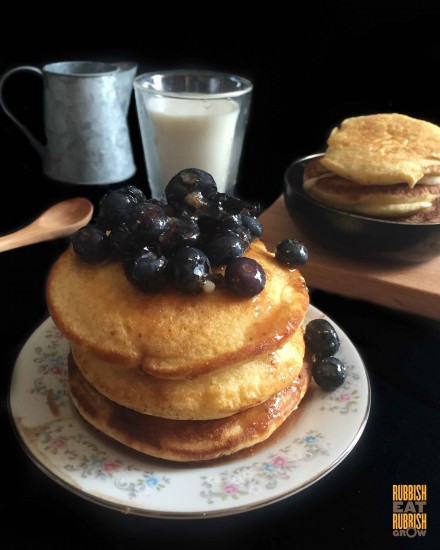 Recipe: Fluffy, Easy Pancakes Made From 4 Simple Ingredients You Have in Your Kitchen
