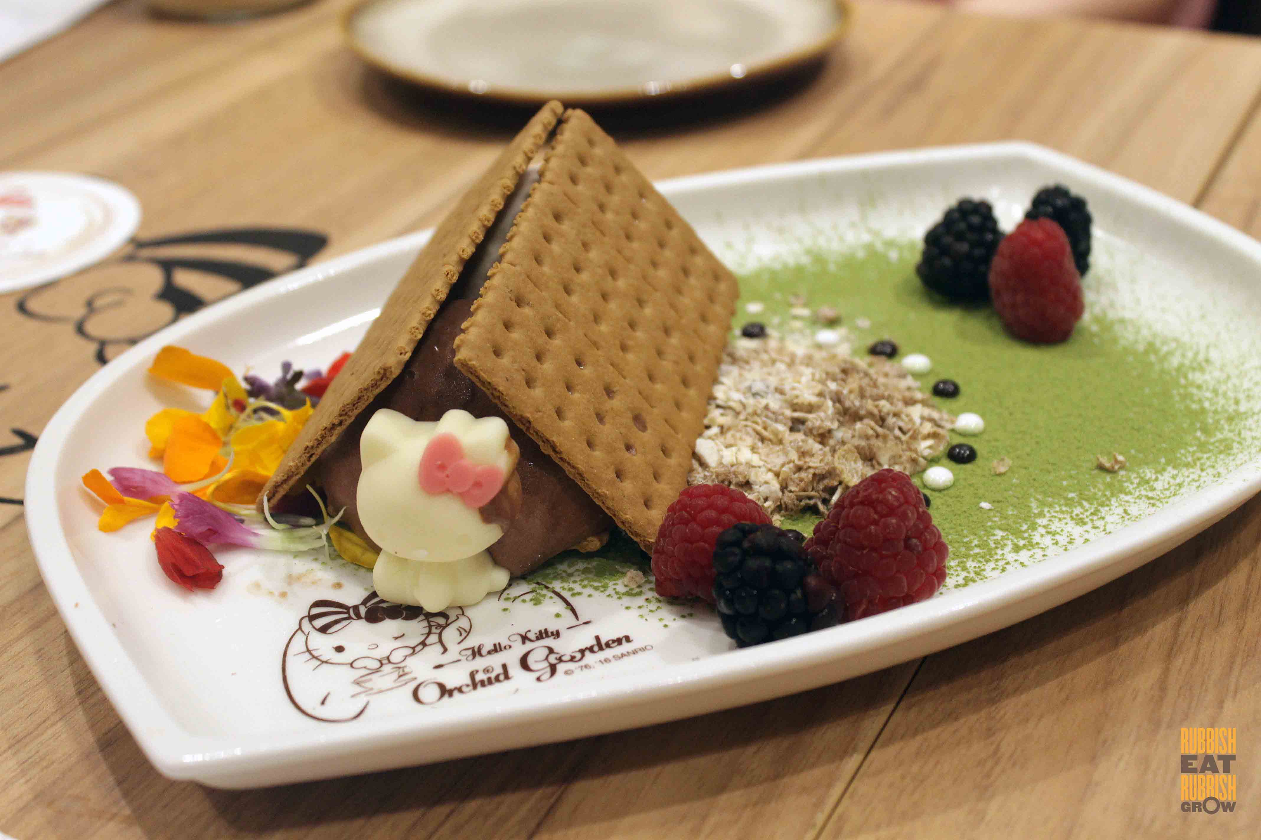 Hello Kitty Cafe, Changi Airport Terminal 3: World’s First 24-Hour Hello Kitty Cafe