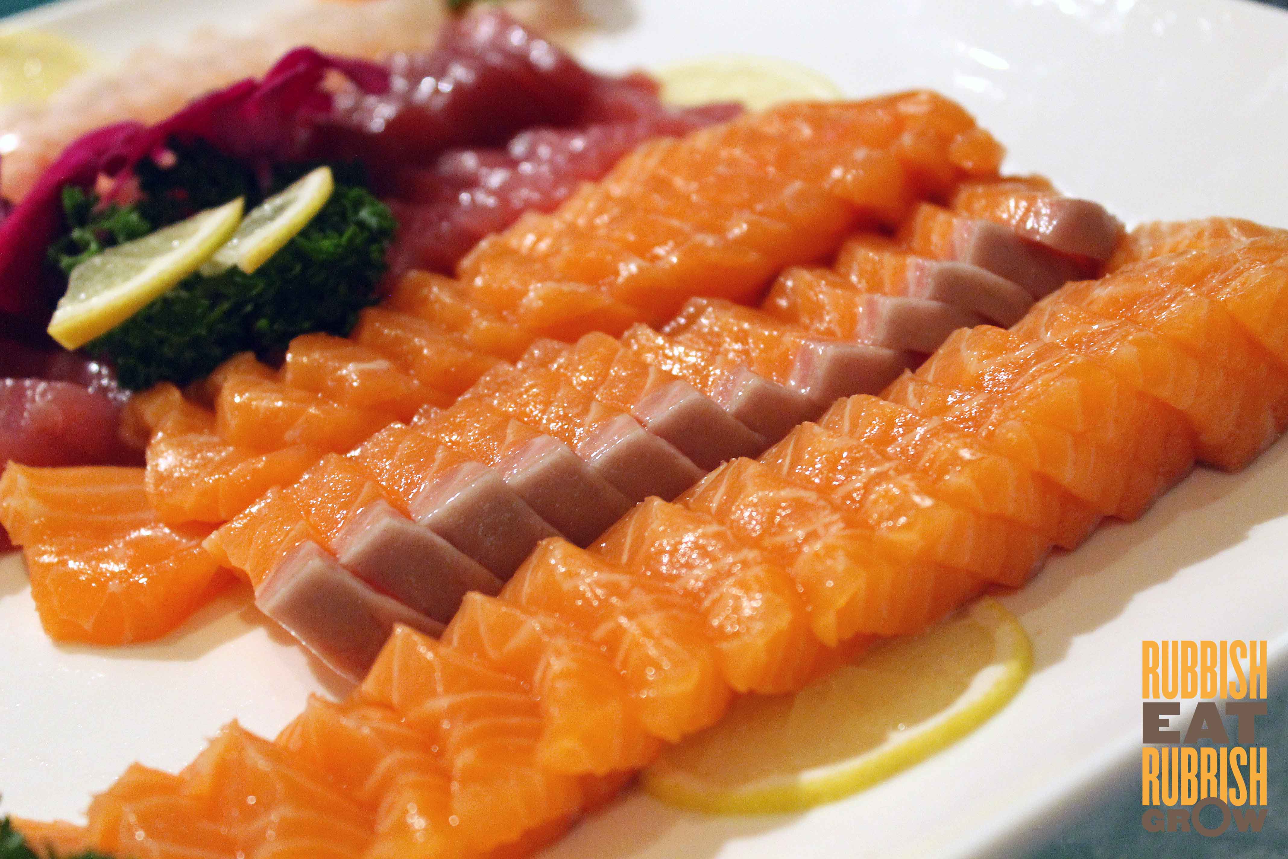 Cafe 2000 at M Hotel: Seafood & BBQ Buffet on Fridays and Saturdays