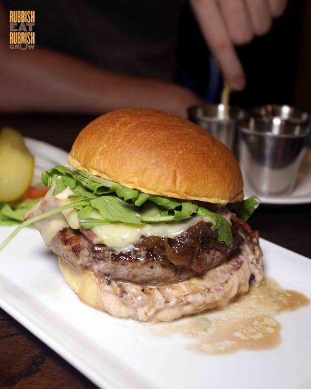 25 Degrees Burger, Hotel G, Middle Road: Hollywood A-Listers’ Favorite Burger Joint from Los Angeles Now in Singapore!