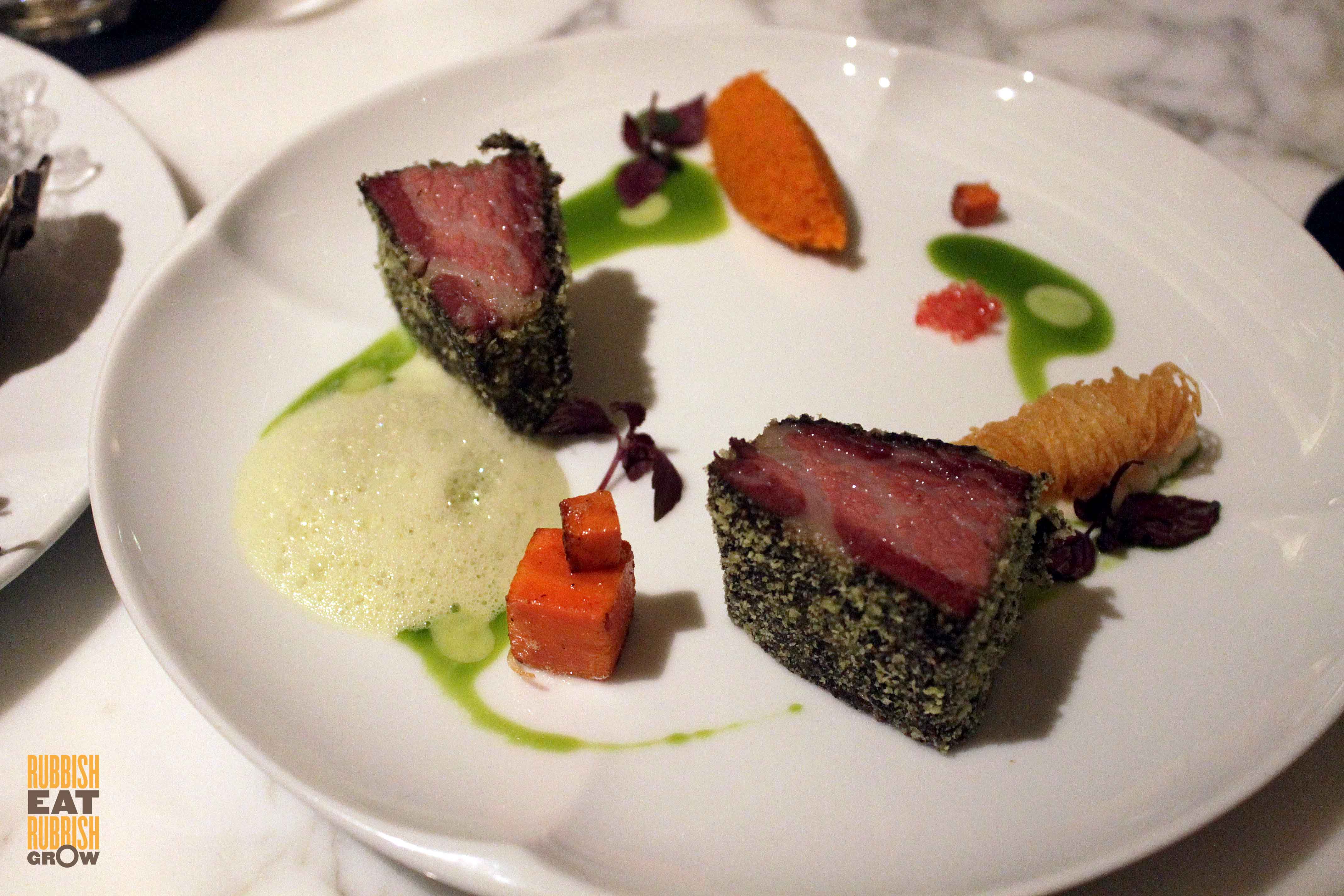 Atlas Bar, Parkview Square, Bugis: Gotham City Meets Great Gatsby–Champagne, Exquisite Cocktails, and Fine European Food