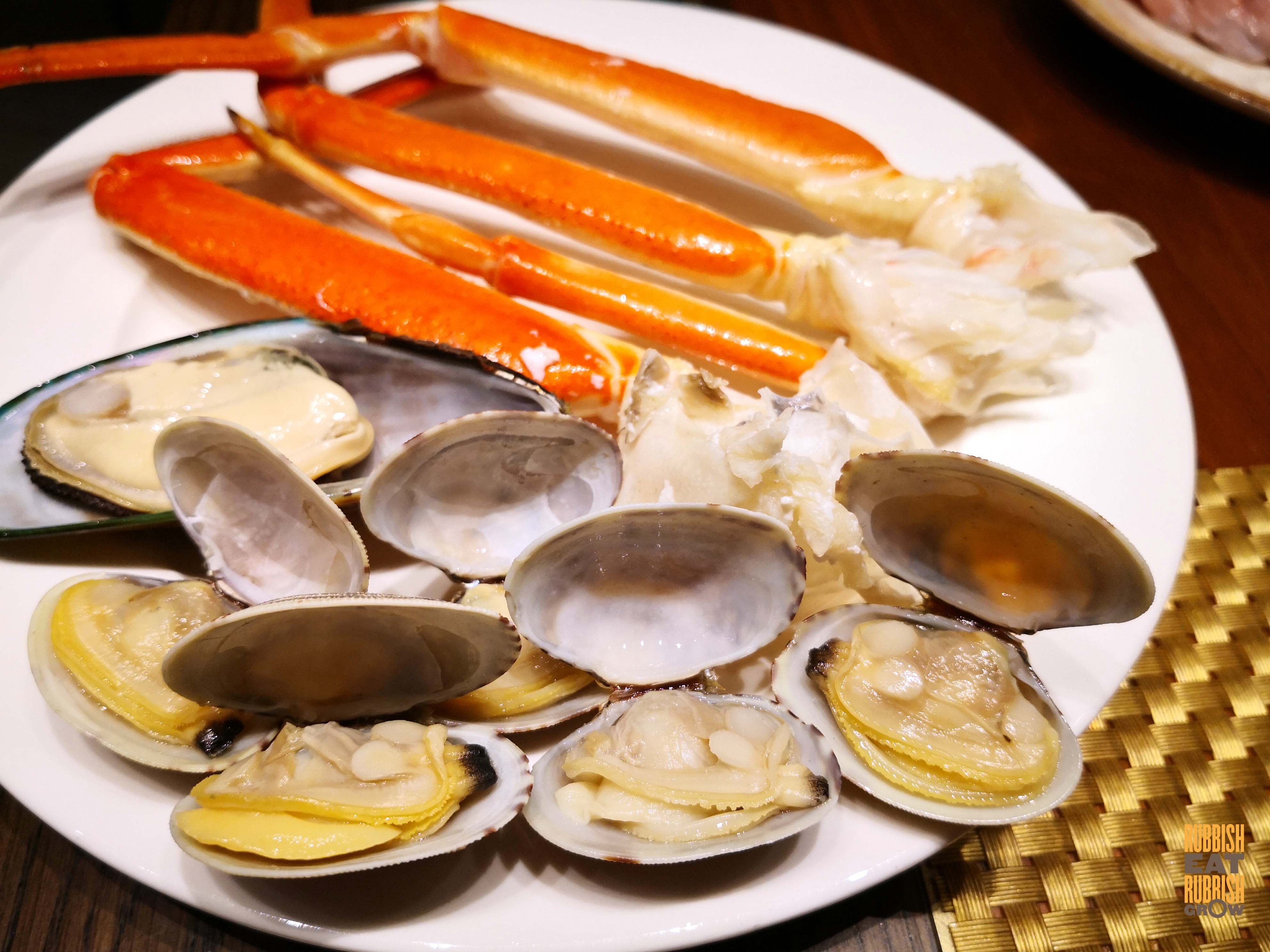 Food Capital @ Grand Copthorne WaterFront Hotel: Fresh Durian by the River for Heritage Festival Buffet