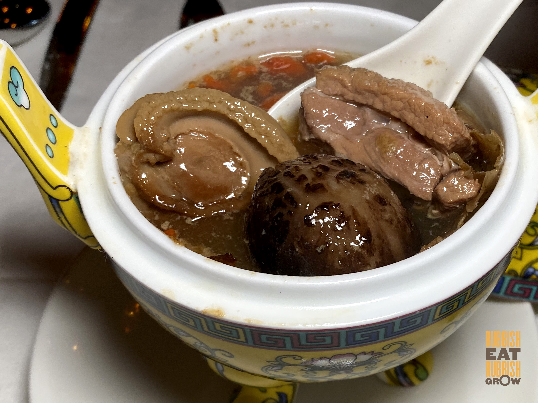 Lè Fusion, Robertson Quay: East Meets… Everywhere Cuisine