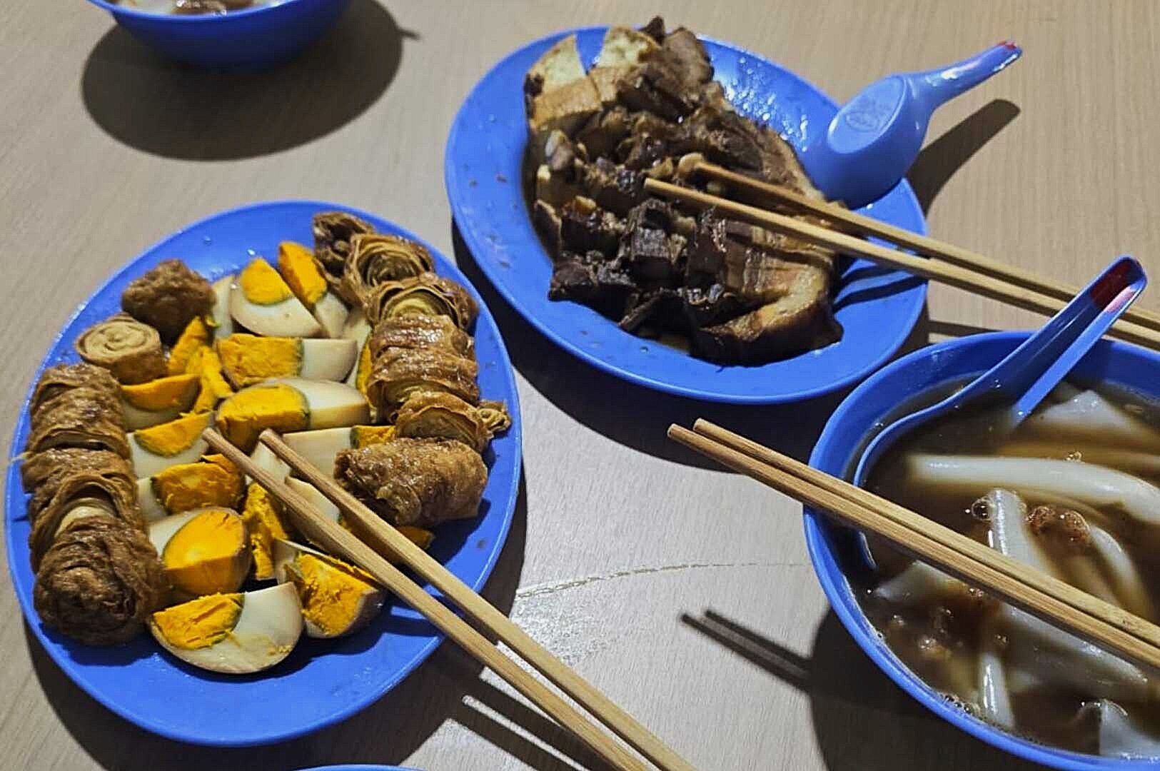 Hawker Series: Teck Heng Leong Kway Chap, The Old Guard of Lor 8 Toa Payoh