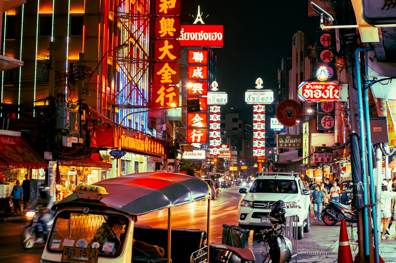 The Best Night Market in Bangkok Depends on What Kind of Chaos You Want