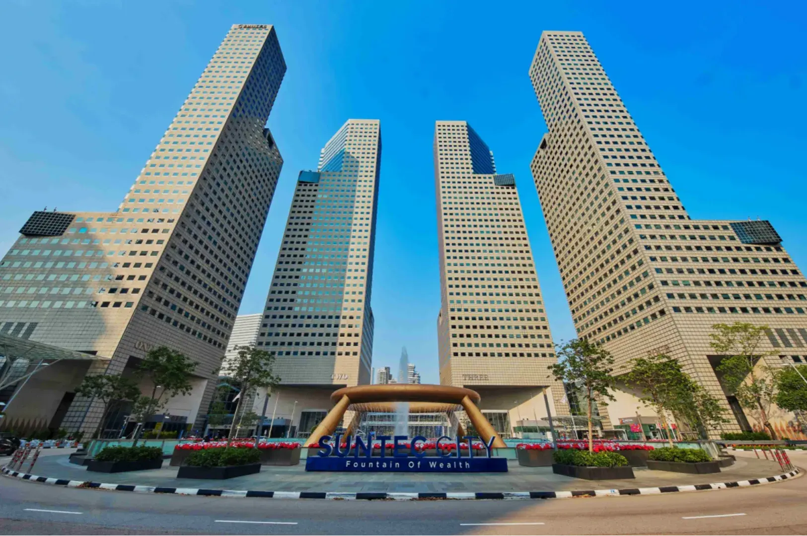 8 Best Food in Suntec Worth Getting Lost in the Mall For