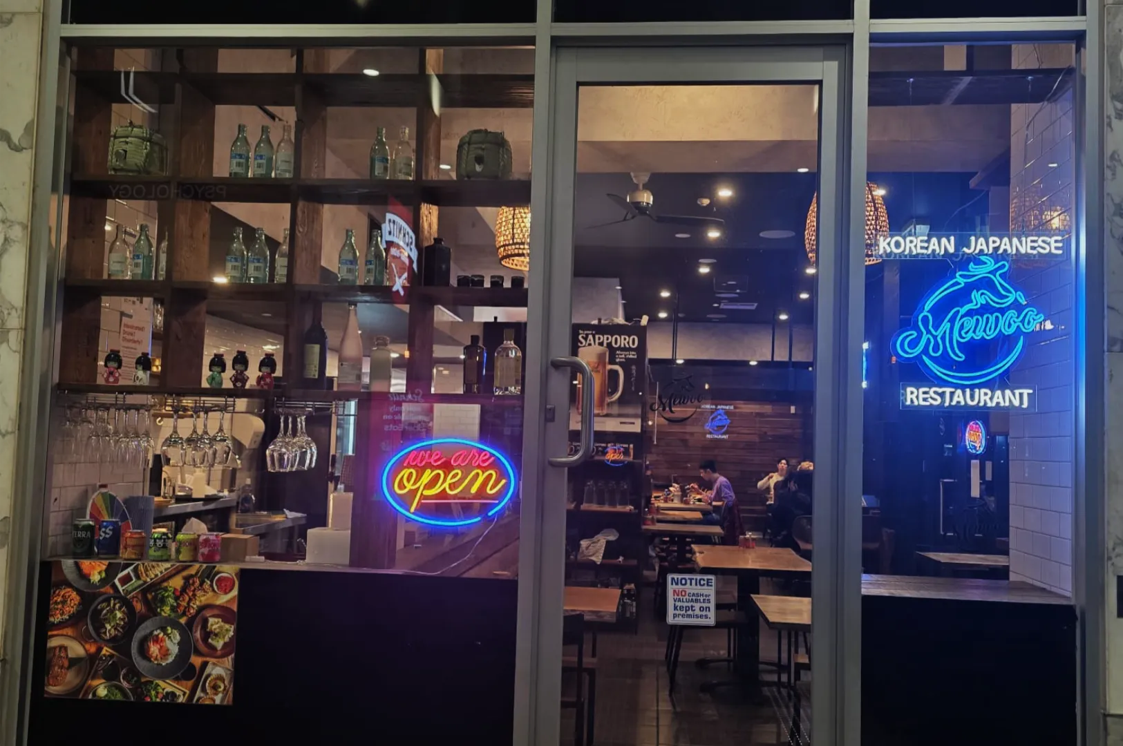 Mewoo: The Fried Chicken That Burnt My Hands and Ended My Search